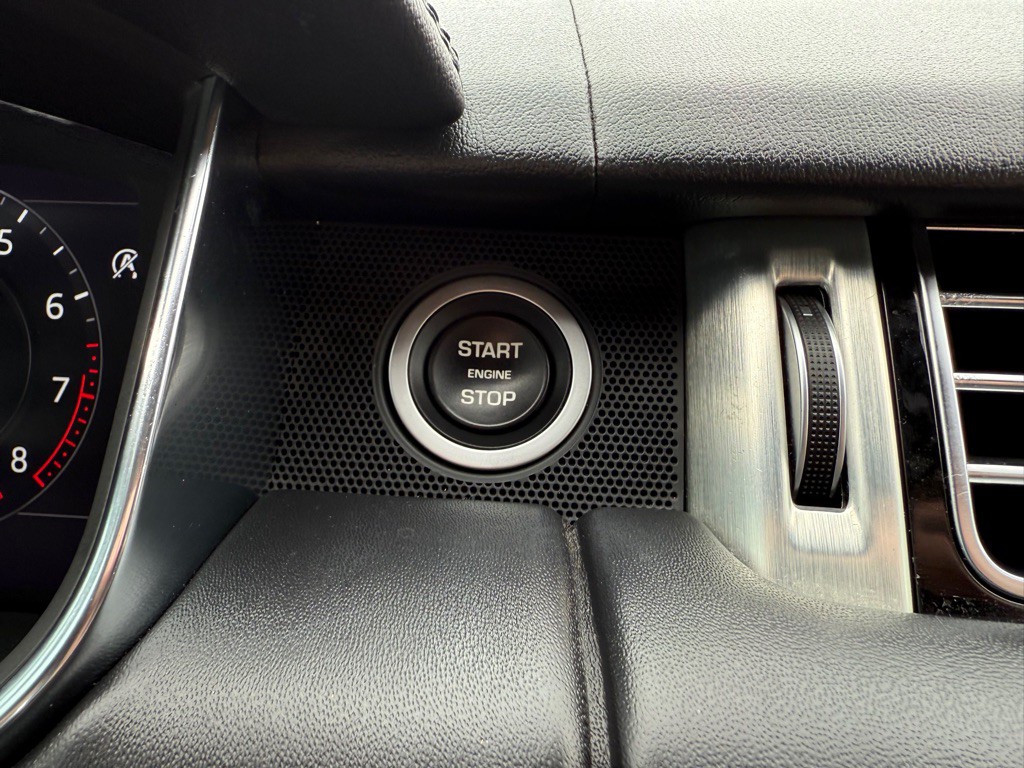 2019 Land Rover Range Rover Image 35