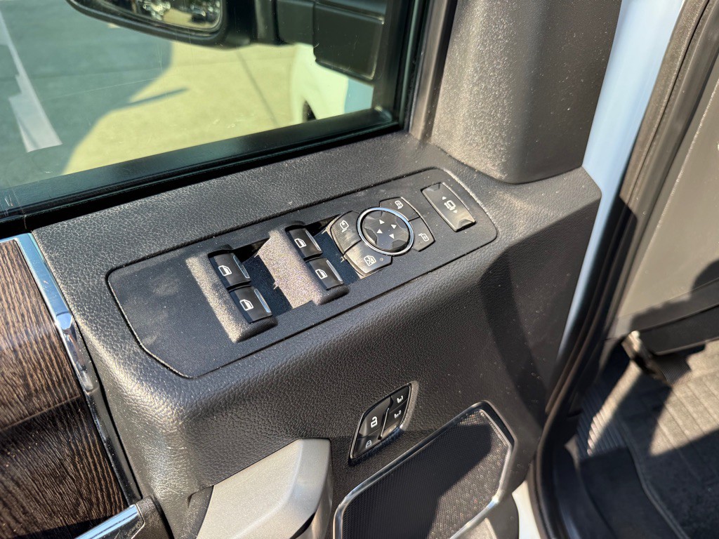 2021 Ford F-250 Image 21