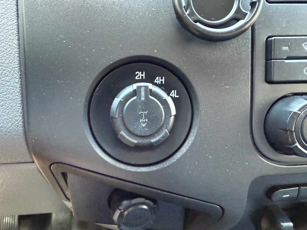 2012 Ford F-250 Image 24