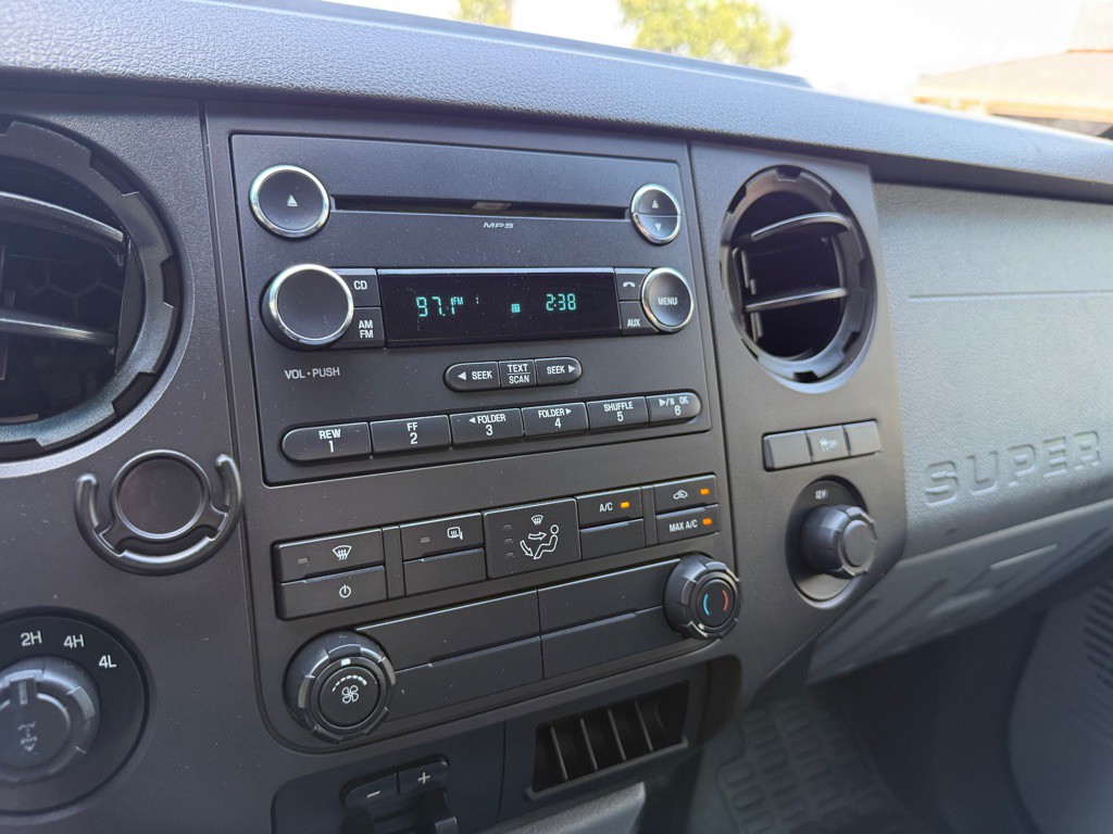 2012 Ford F-250 Image 28