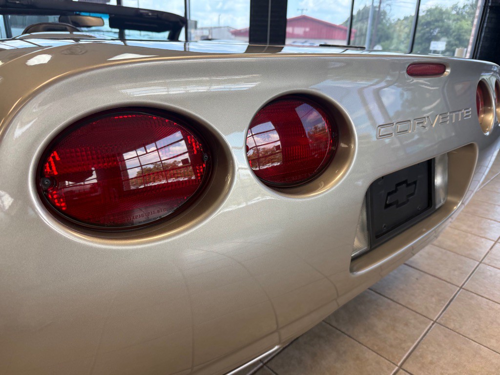 1998 Chevrolet Corvette Image 9