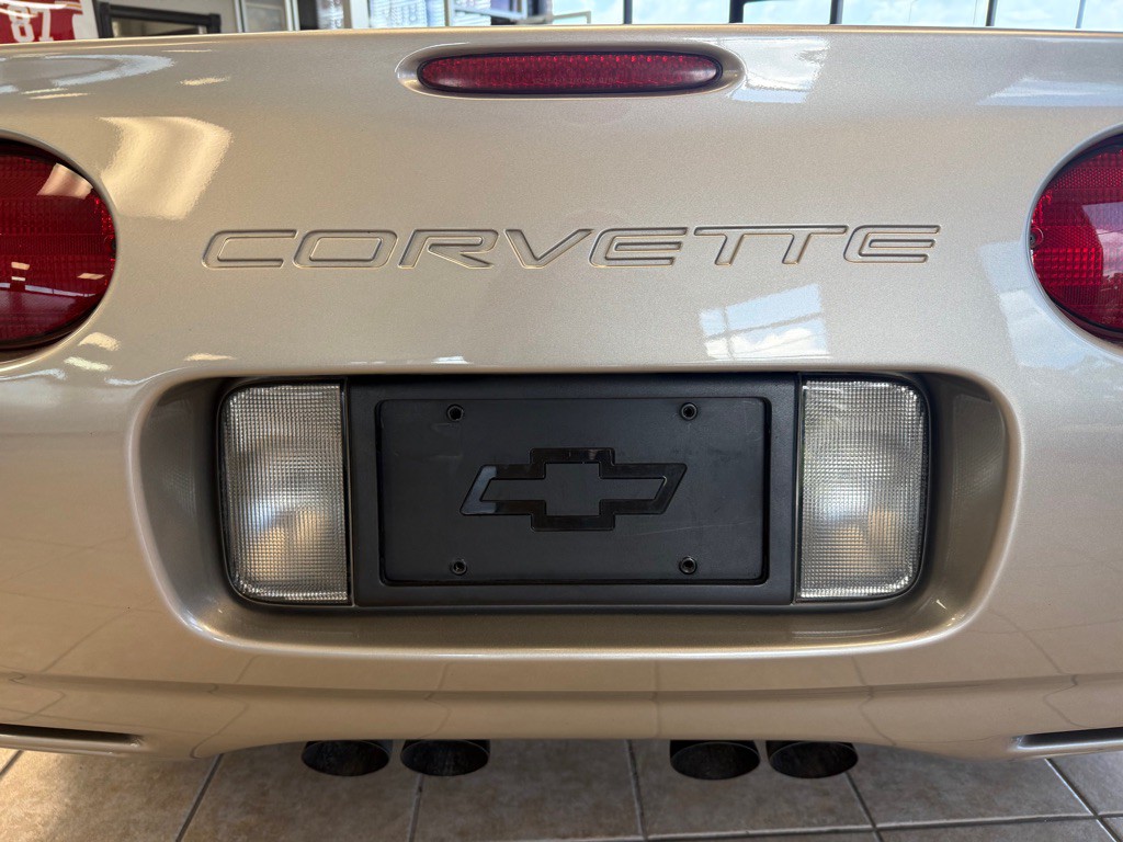 1998 Chevrolet Corvette Image 11