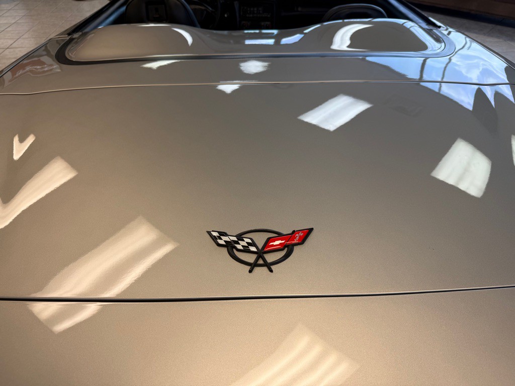 1998 Chevrolet Corvette Image 12