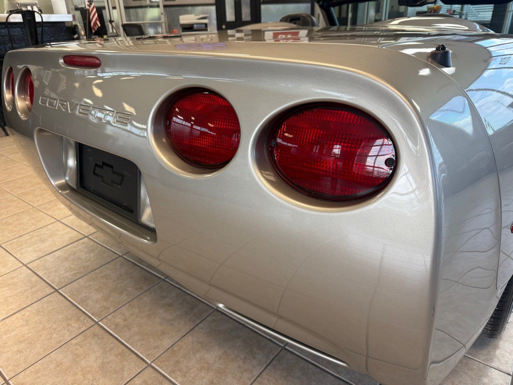 1998 Chevrolet Corvette Image 13