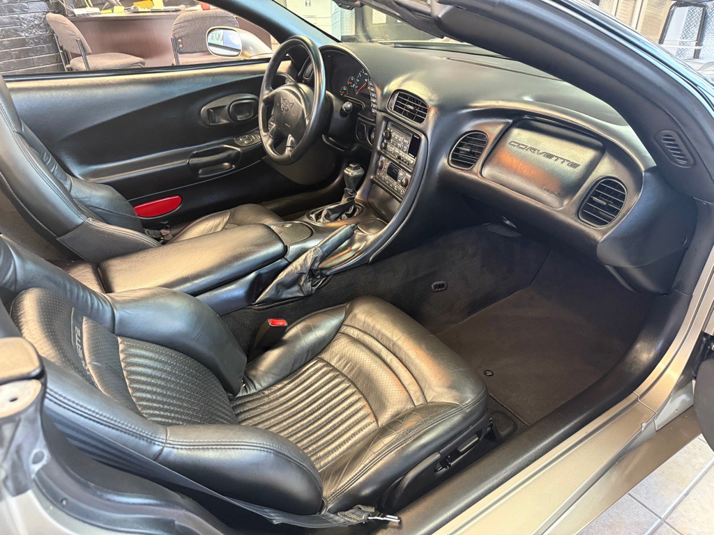 1998 Chevrolet Corvette Image 28