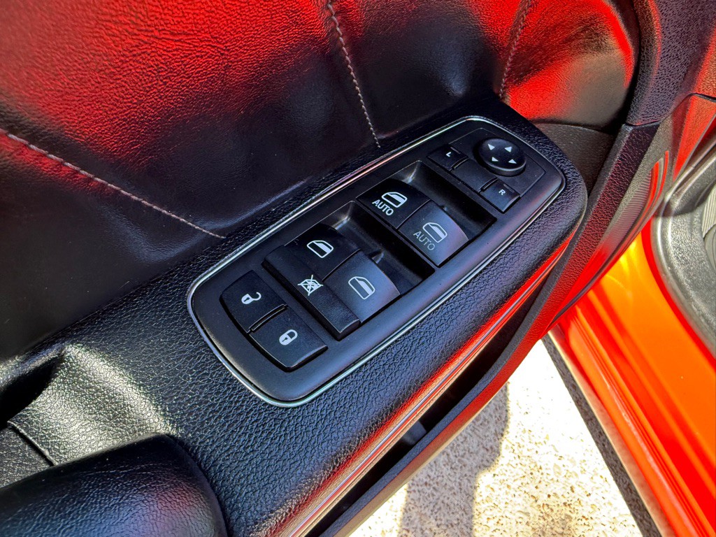 2015 Dodge Charger Image 27