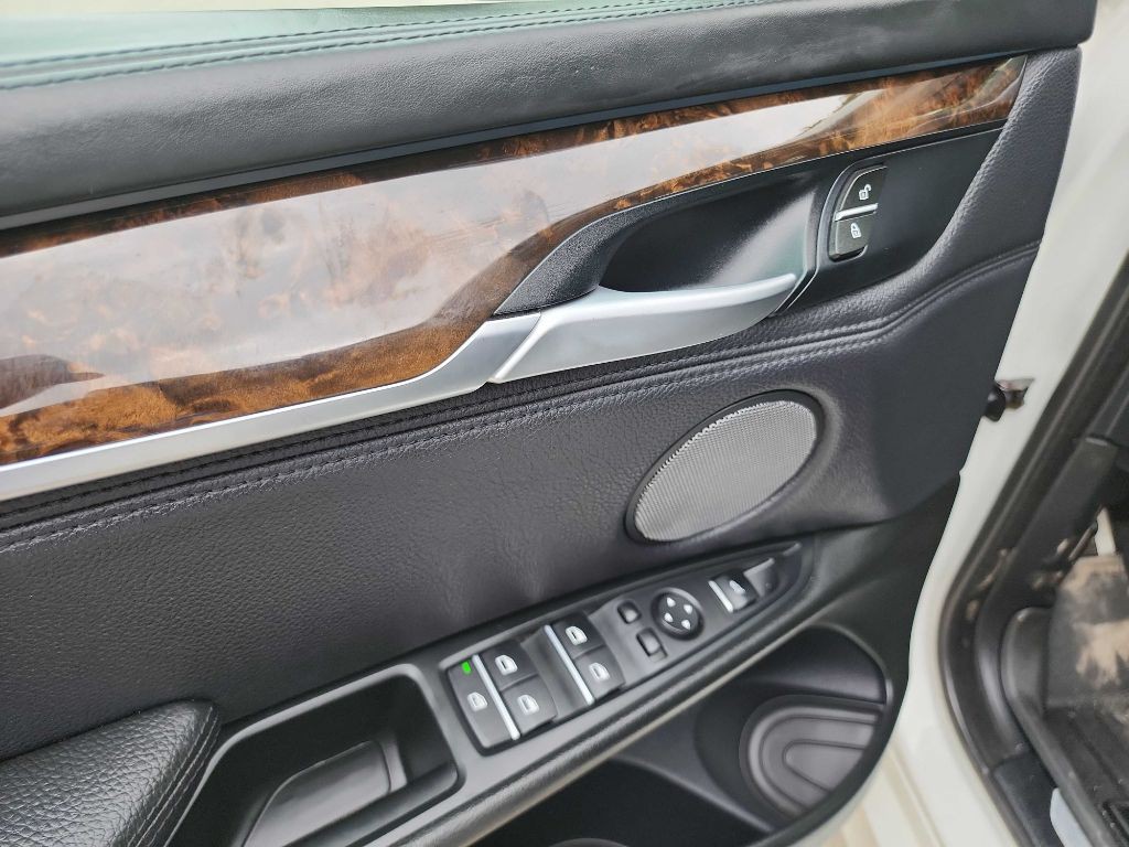 2015 BMW X5 Image 18