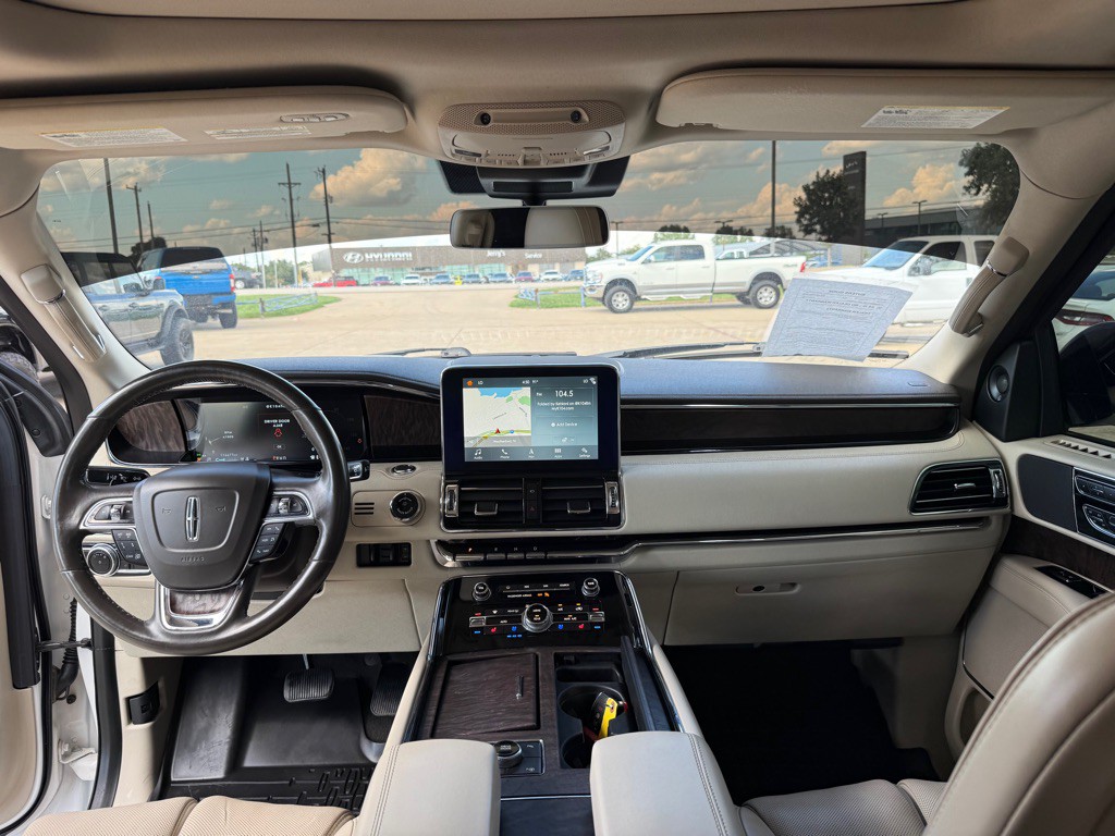 2019 Lincoln Navigator Image 25