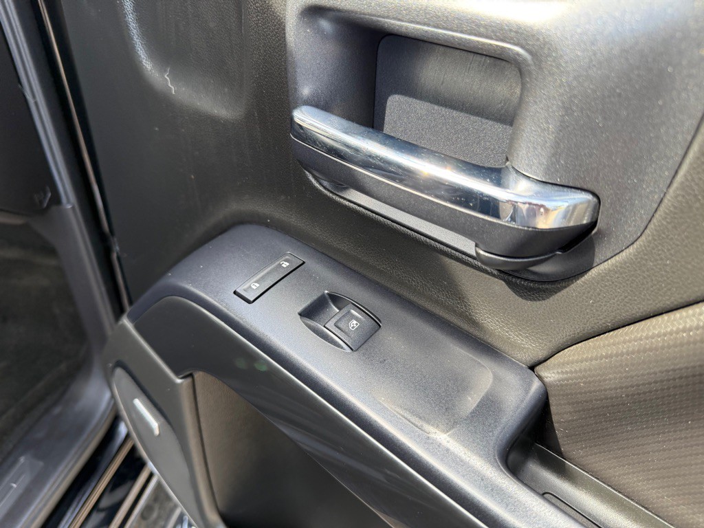 2015 GMC Sierra Image 26