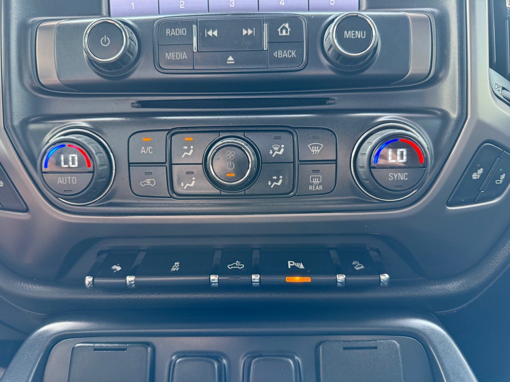 2015 GMC Sierra Image 32