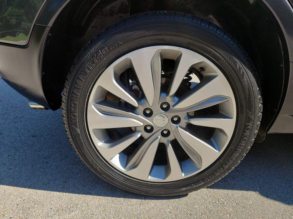 2017 Buick Enclave Image 10