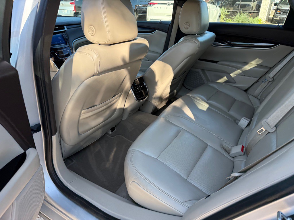 2015 Cadillac XTS Image 15
