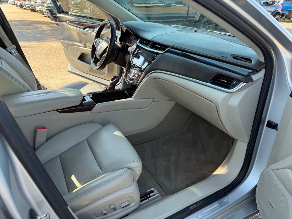 2015 Cadillac XTS Image 16
