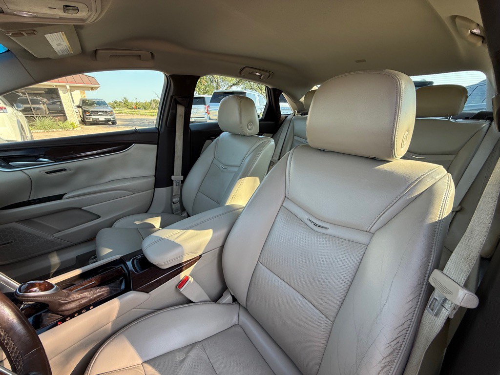 2015 Cadillac XTS Image 18