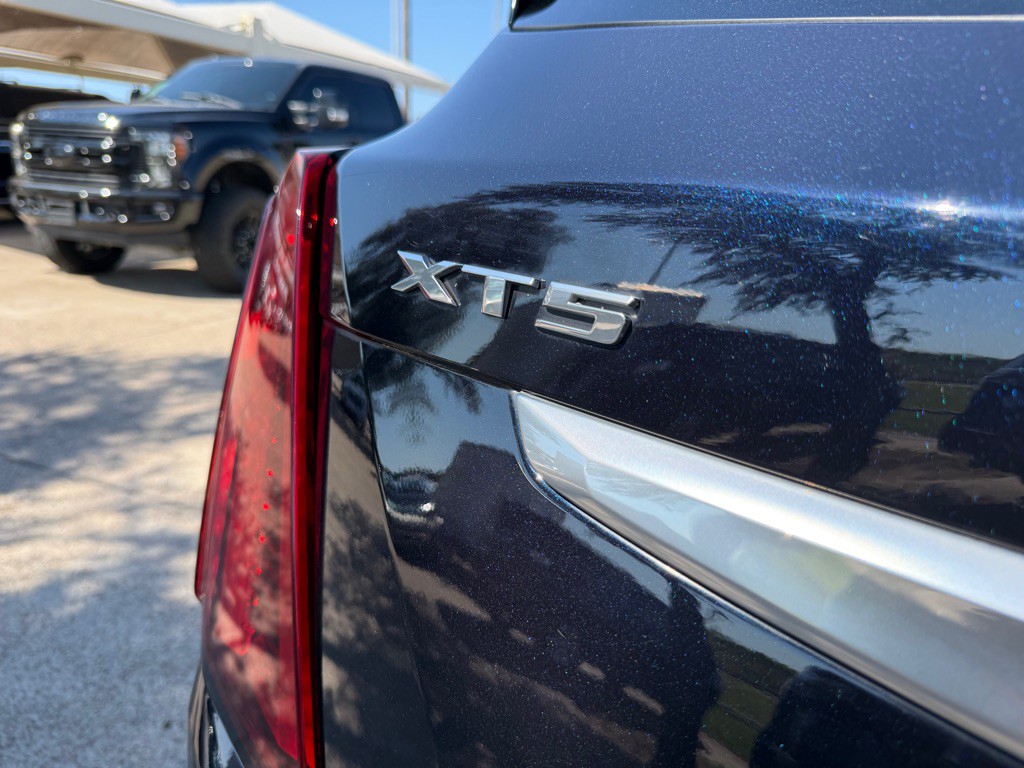 2021 Cadillac XT5 Image 9