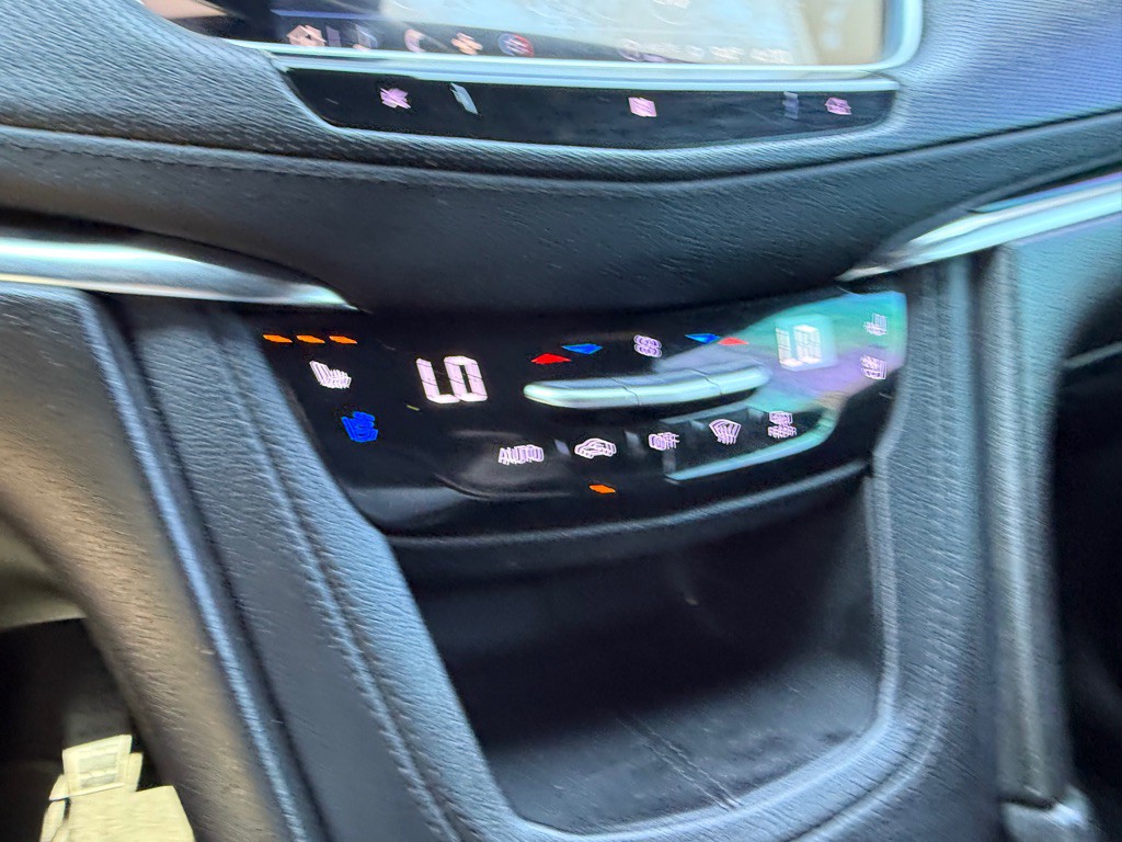 2021 Cadillac XT5 Image 32
