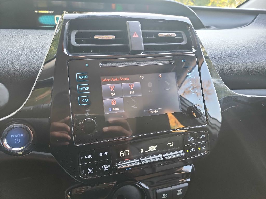 2019 Toyota Prius Image 16