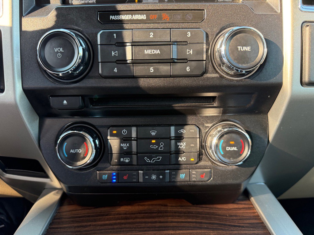 2015 Ford F-150 Image 35