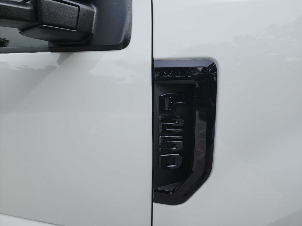 2022 Ford F-250 Image 12