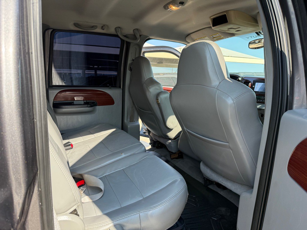 2005 Ford F-250 Image 17