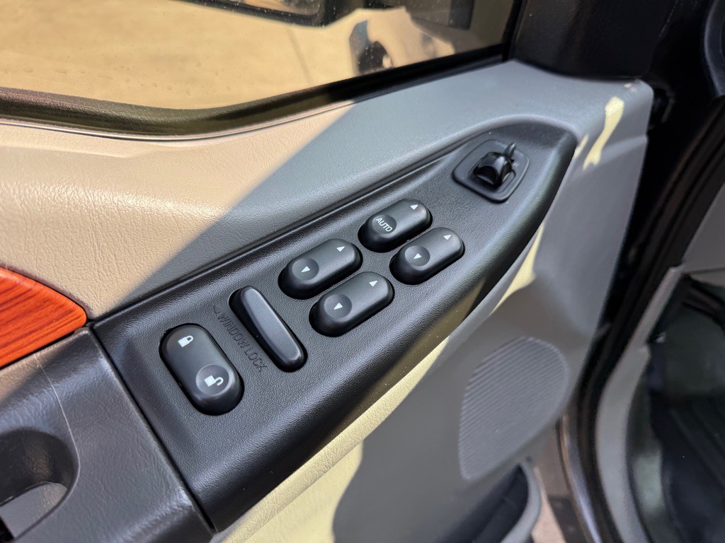 2005 Ford F-250 Image 21