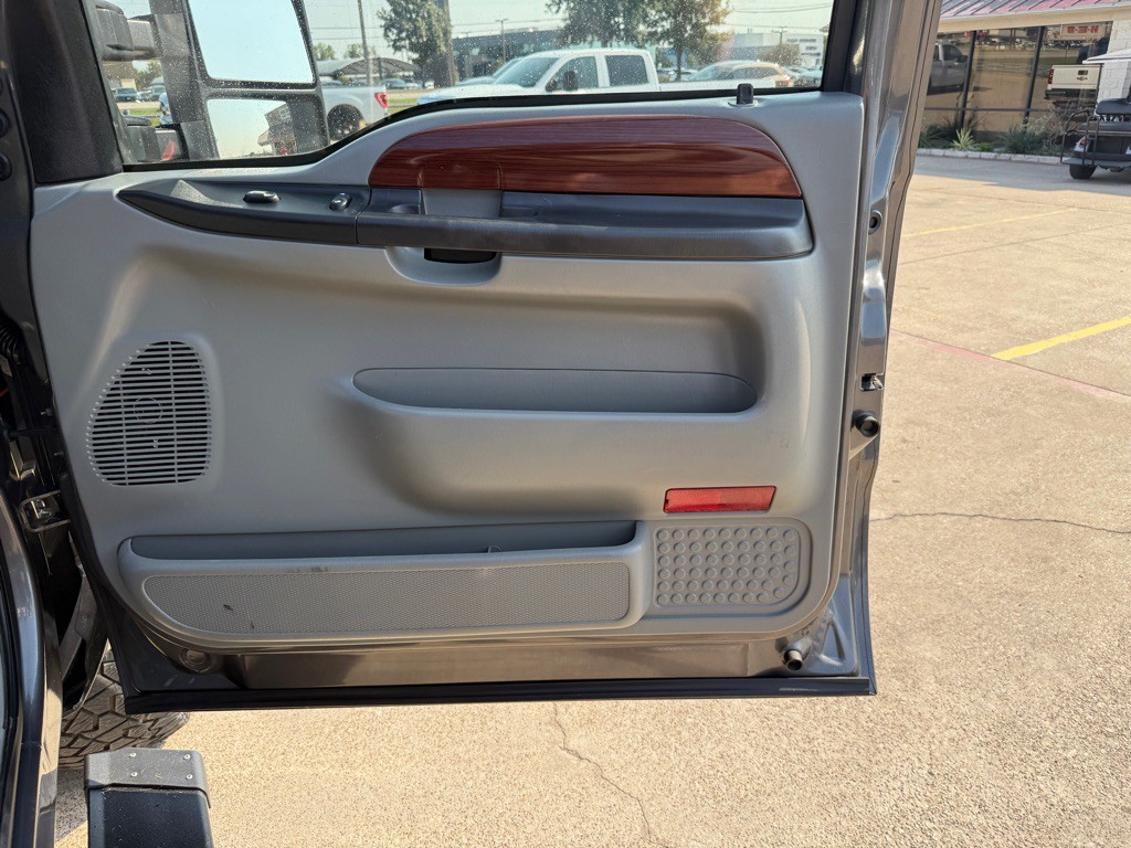 2005 Ford F-250 Image 24
