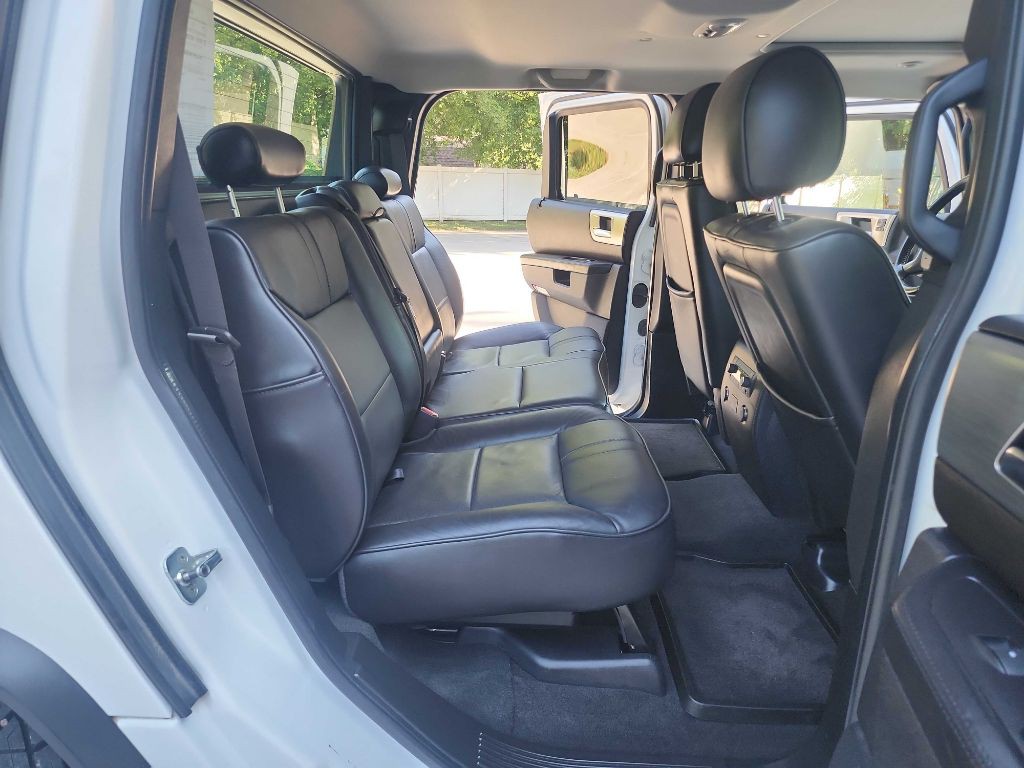 2008 HUMMER H2 Image 37