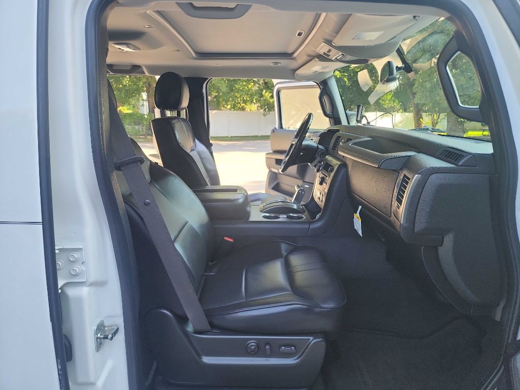 2008 HUMMER H2 Image 40