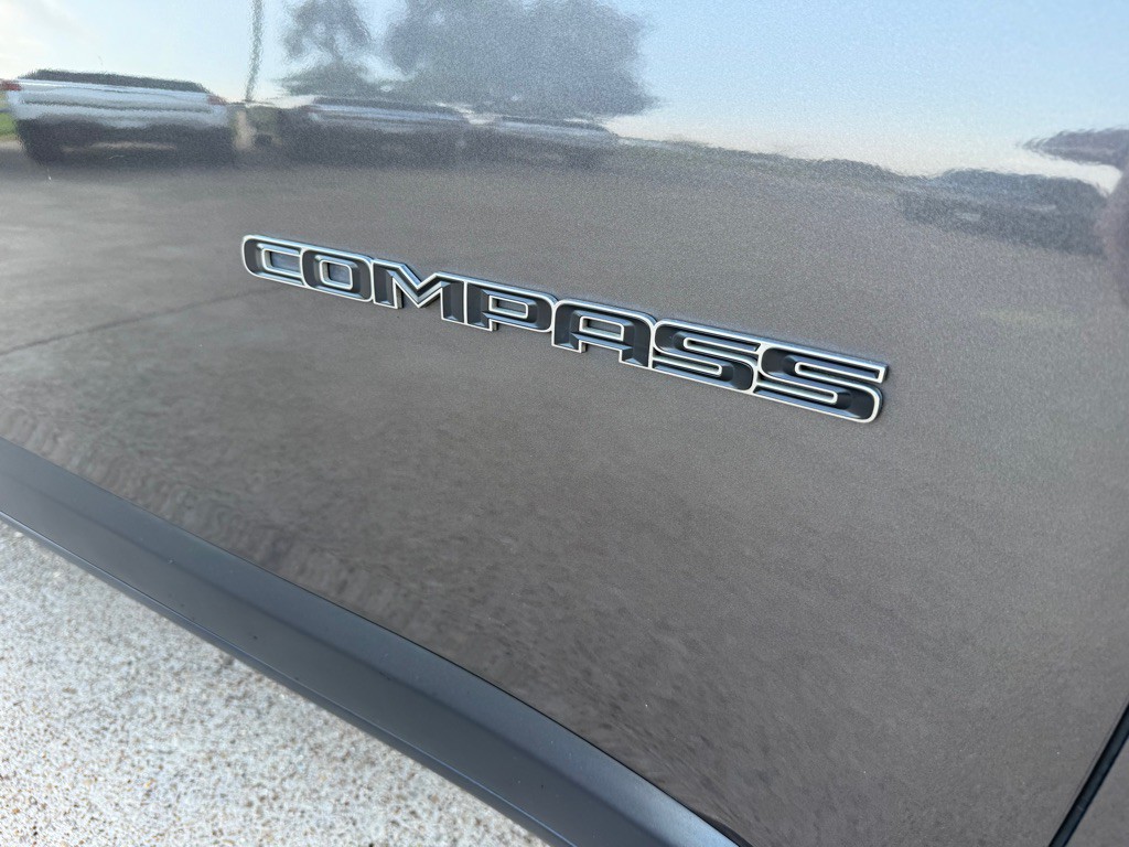 2018 Jeep Compass Image 9