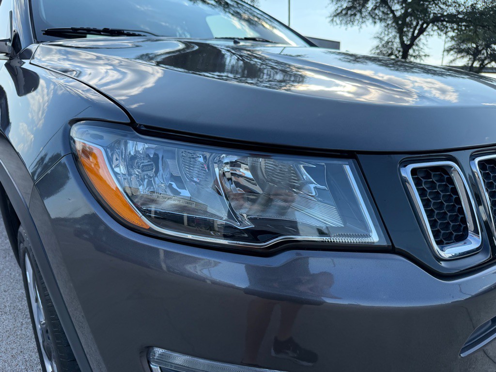 2018 Jeep Compass Image 11