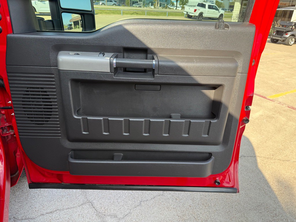 2015 Ford F-350 Image 29