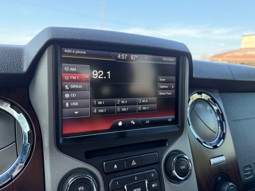 2015 Ford F-350 Image 35