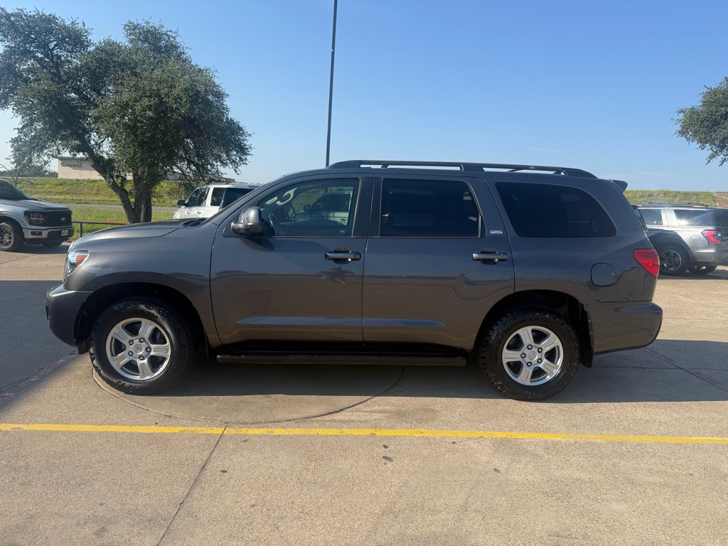 2012 Toyota Sequoia Image 2