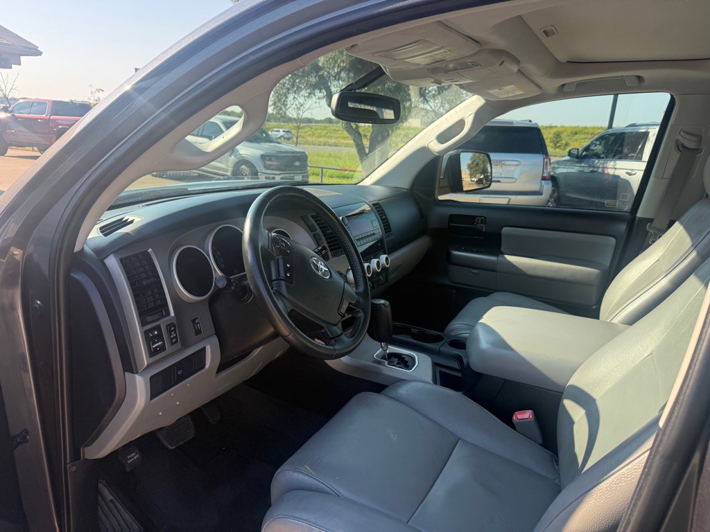 2012 Toyota Sequoia Image 3