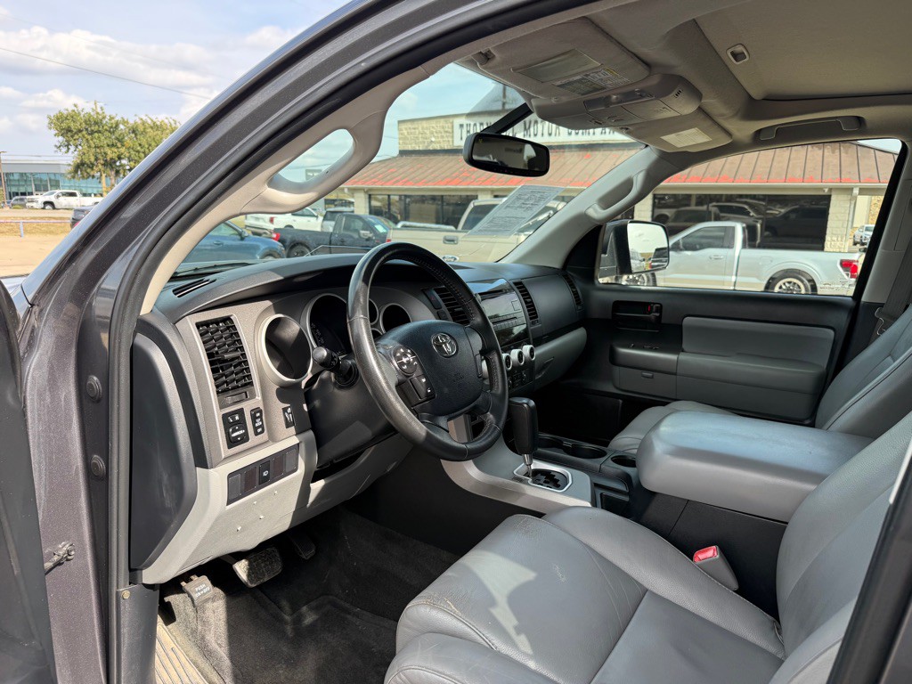 2012 Toyota Sequoia Image 14