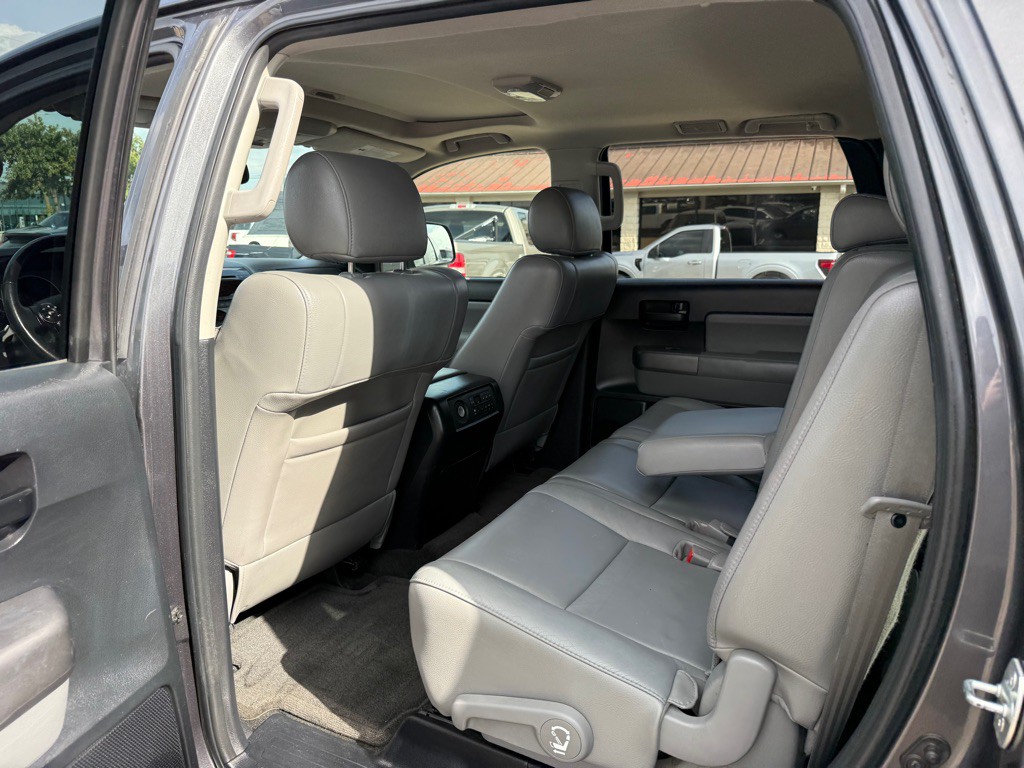 2012 Toyota Sequoia Image 15