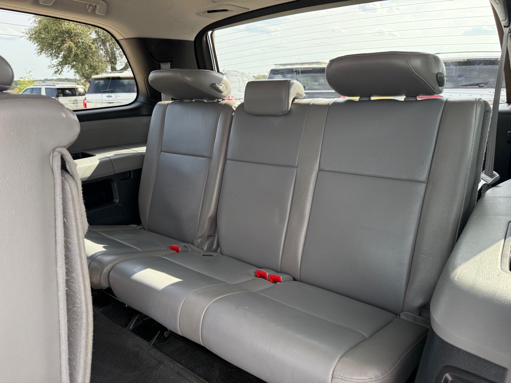 2012 Toyota Sequoia Image 16