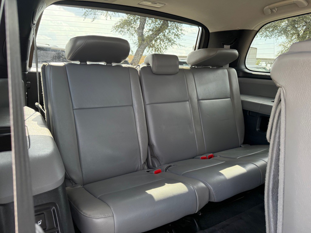 2012 Toyota Sequoia Image 19