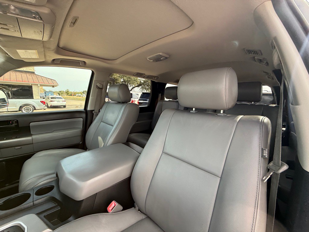 2012 Toyota Sequoia Image 20