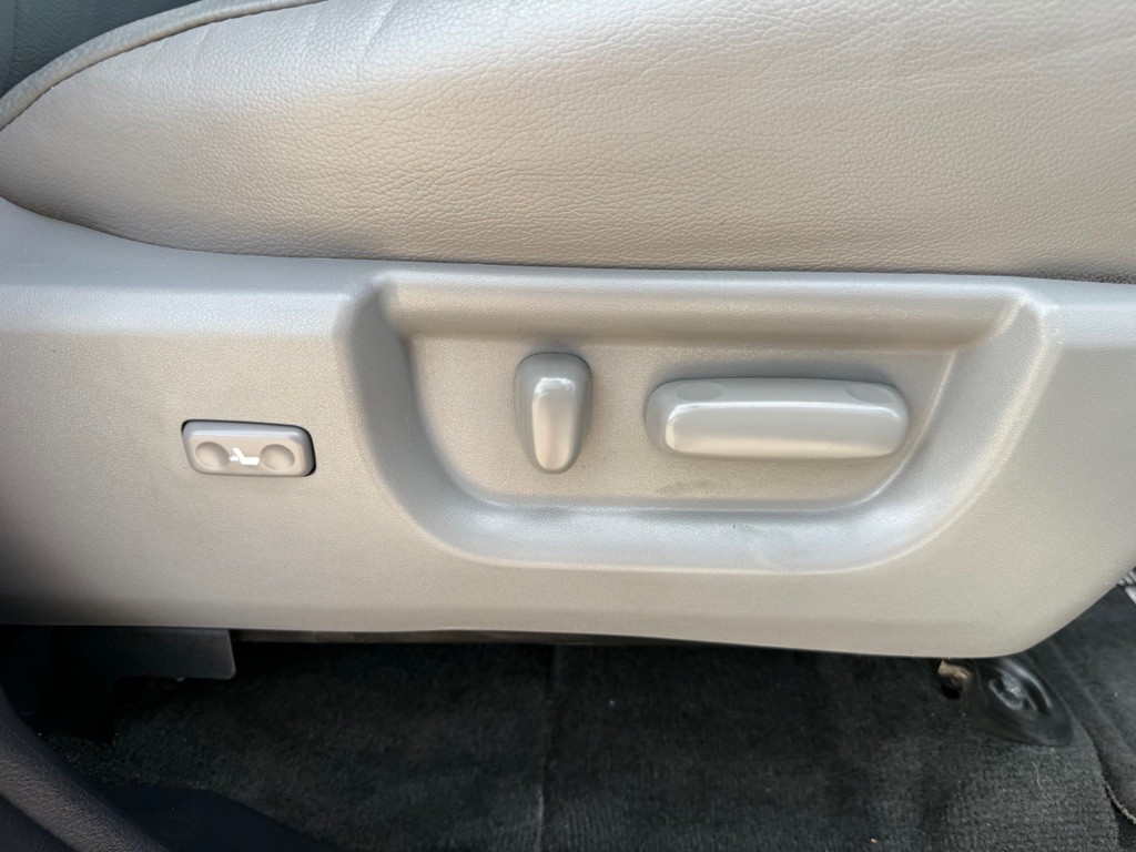 2012 Toyota Sequoia Image 26