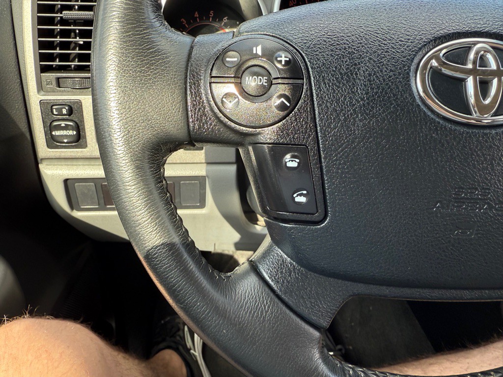 2012 Toyota Sequoia Image 32