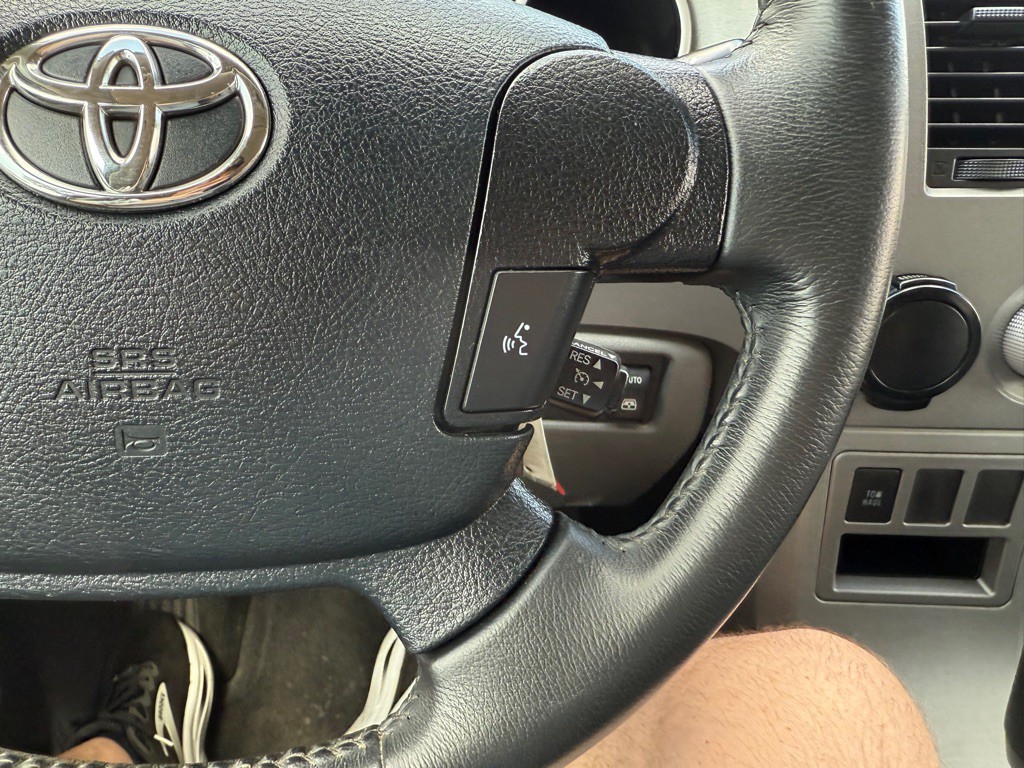 2012 Toyota Sequoia Image 33