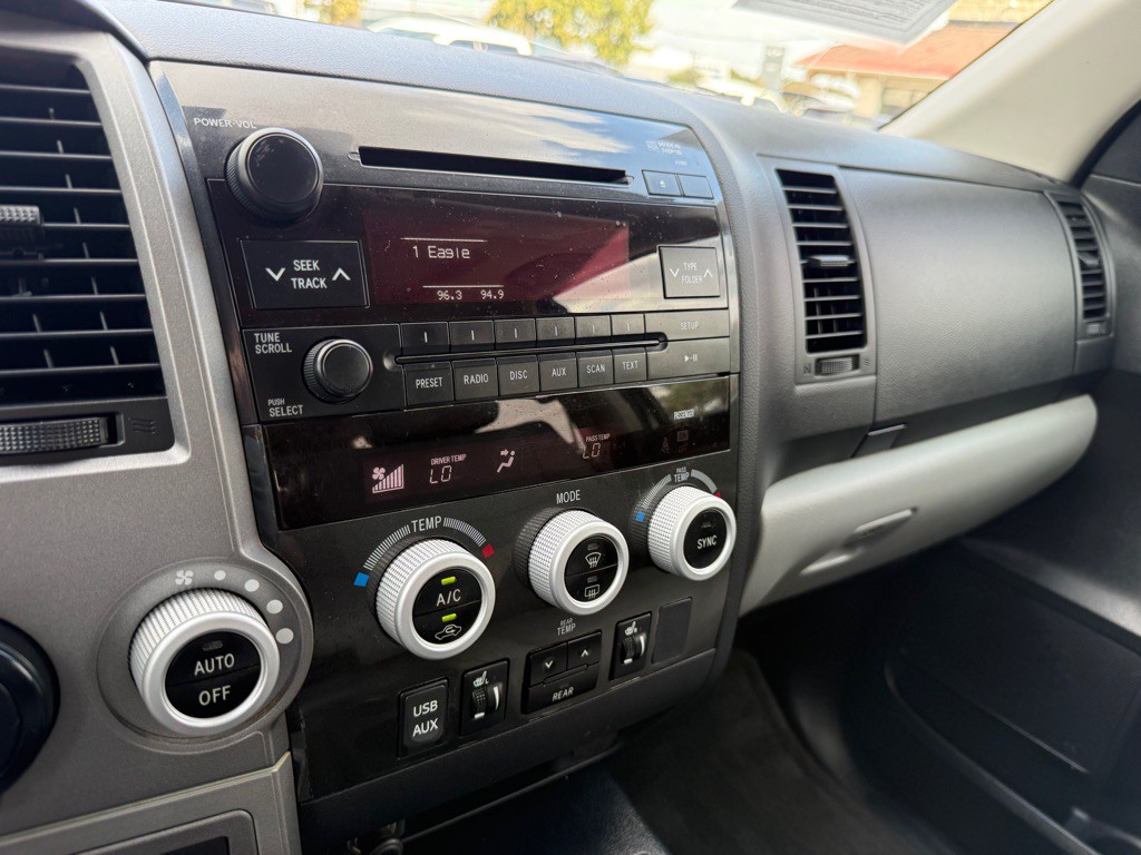 2012 Toyota Sequoia Image 36