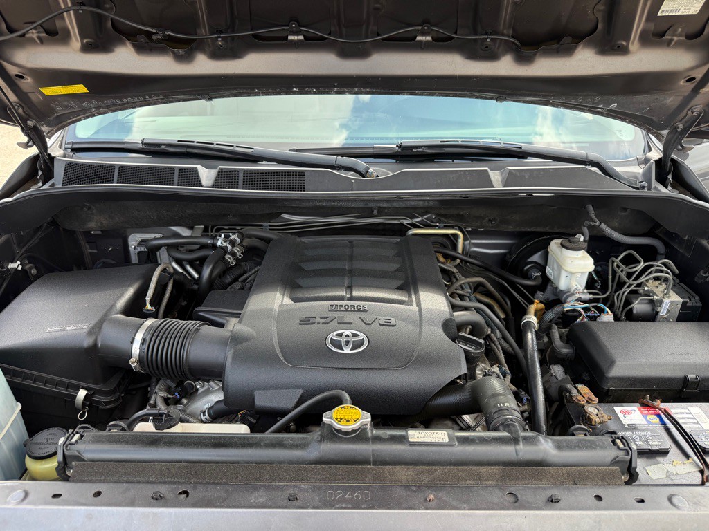 2012 Toyota Sequoia Image 40