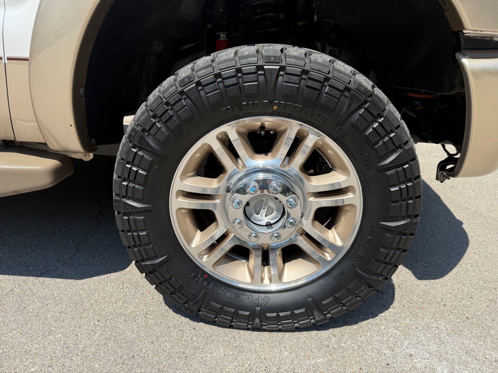 2011 Ford F-350 Image 24