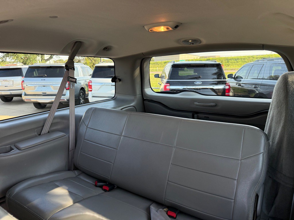 2005 Ford Excursion Image 16