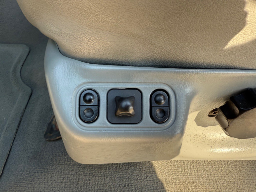 2005 Ford Excursion Image 21