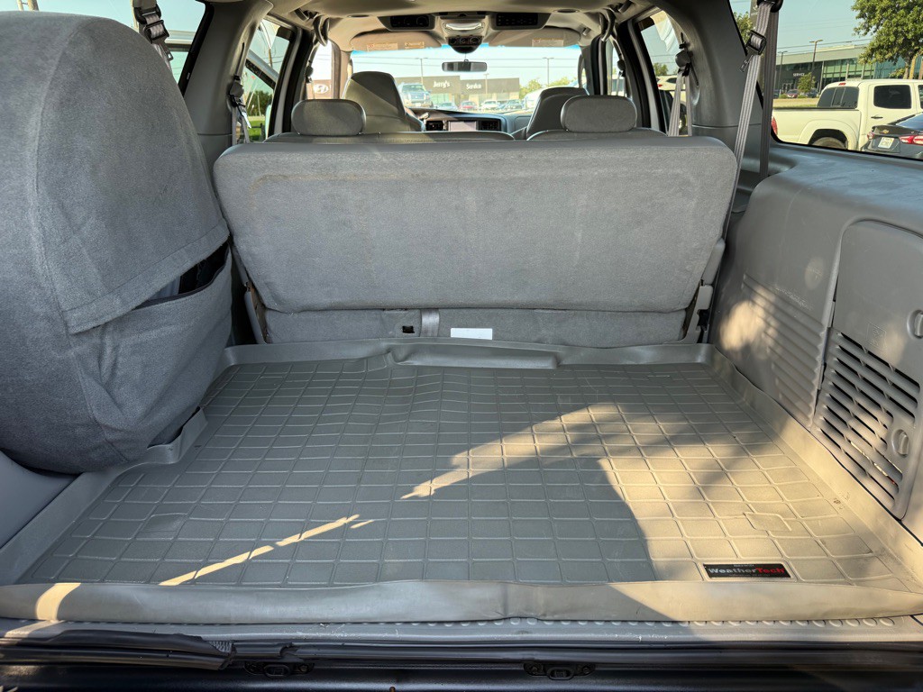 2005 Ford Excursion Image 28
