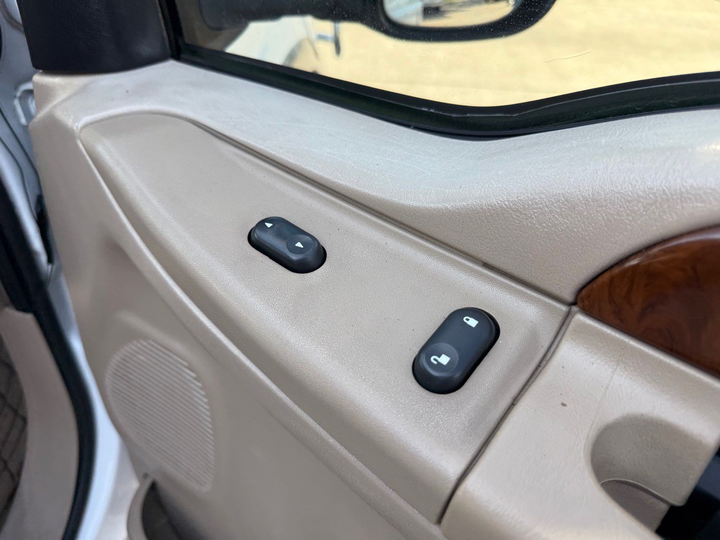 2003 Ford F-250 Image 27
