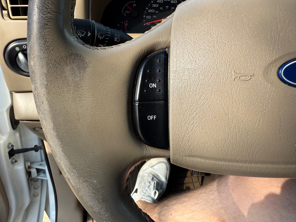 2003 Ford F-250 Image 28
